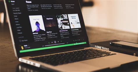 how to organize music on spotify: exploring the depths of Spotify's user interface